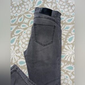 Fitjeans Mid - Waisted in Grey